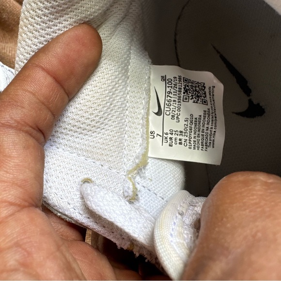 NIKE blazer mid White and Tan High-Top Sneakers size 7 US men 9 woman. - Picture 5 of 6